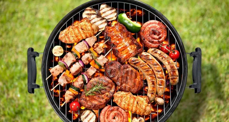 A Ferragosto la grigliata rimane la protagonista, anche per i vegetariani