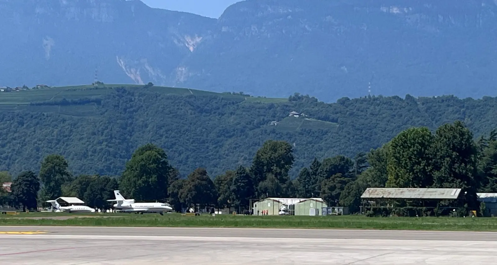 Il presidente Mattarella atterrato a Bolzano e ripartito per Siusi