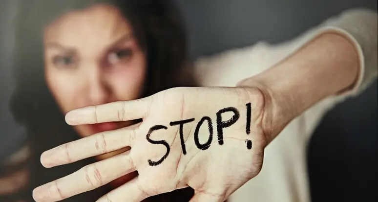 La denuncia: «Aumento vertiginoso dei post contro le donne»