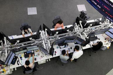 Borsa: Europa ferma in attesa dei dettagli sul D-day economico