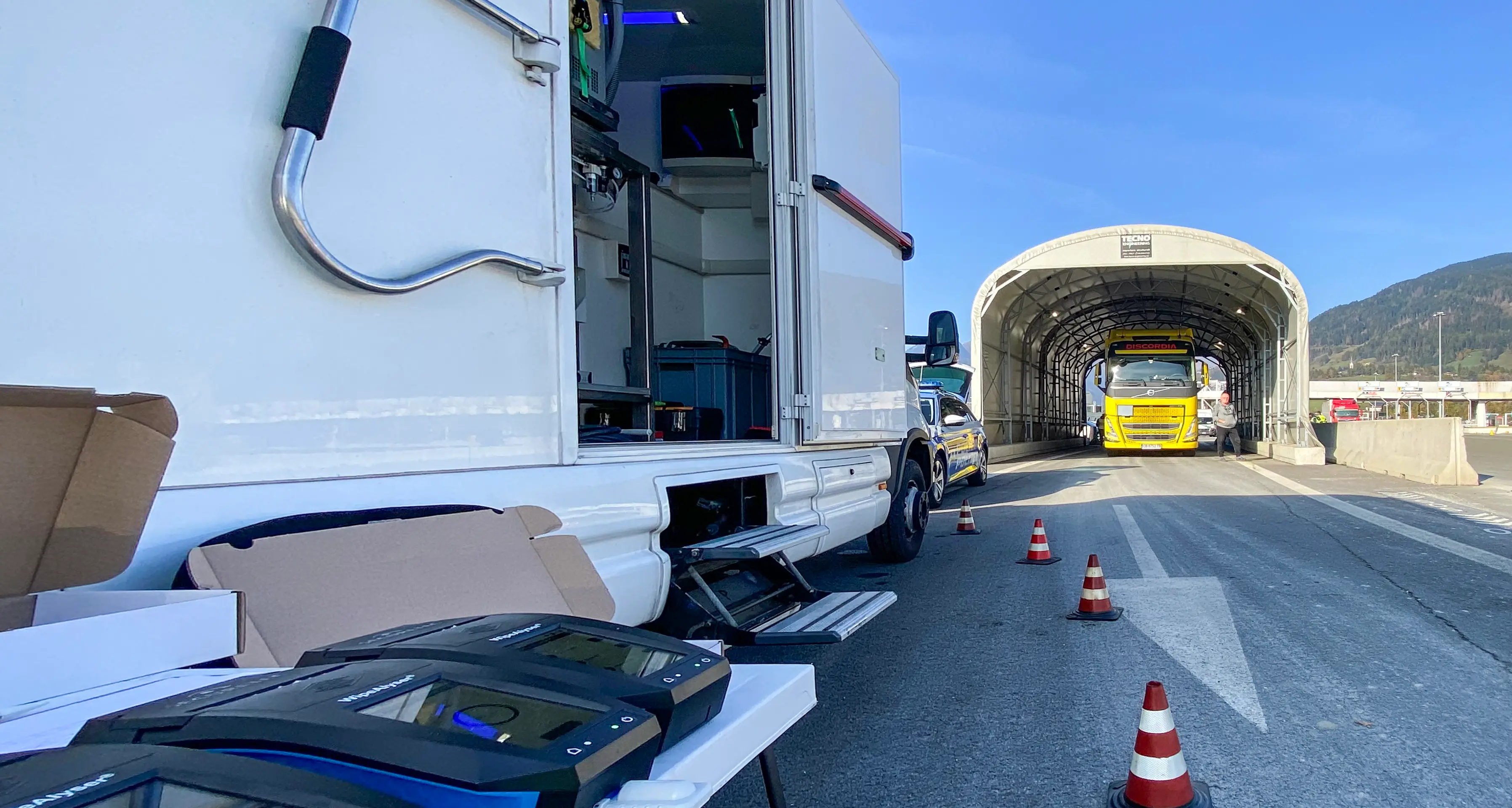 Droga, controlli sugli automobilisti in transito sull'A22: tre persone positive alla cocaina