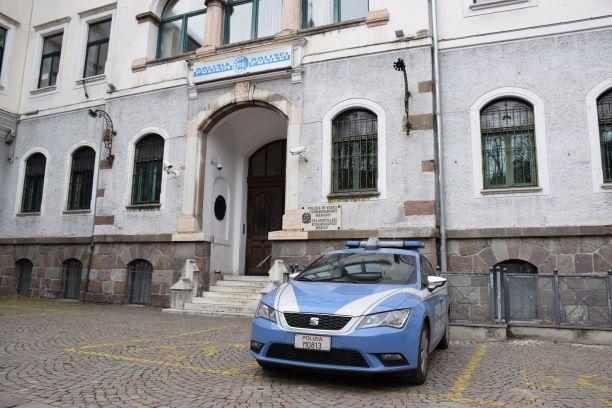 Merano, perseguita e violenta una donna: arrestato un uomo di 47 anni