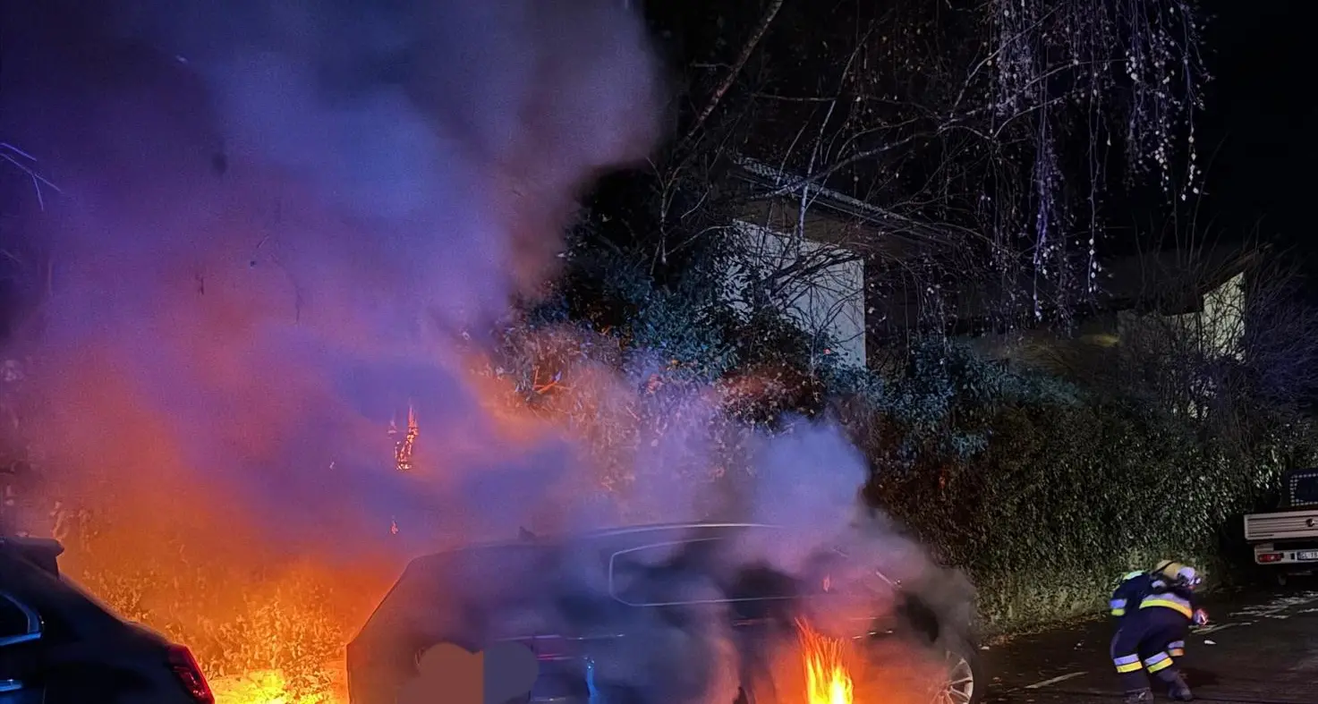 Bressanone, auto semidistrutta nel rogo