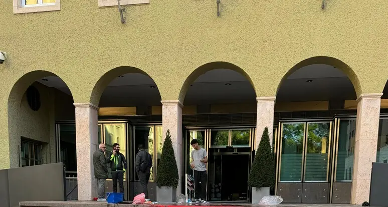 Individuato dalla Digos l’autore del blitz della vernice rossa in consiglio provinciale