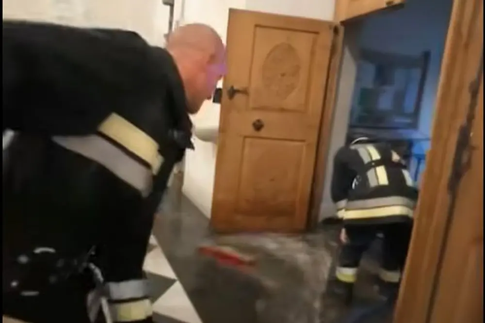 Vipiteno, allagata anche la chiesa: oltre 100 gli interventi dei vigili del fuoco