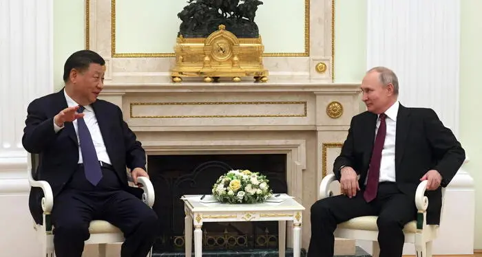 Il presidente cinese Xi Jinping a Mosca. Putin: «Interesse per le proposte di Pechino sull’Ucraina»