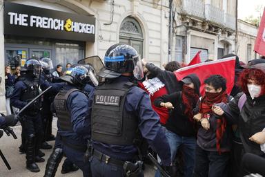 Protesta studenti, salgono a 100 le scuole chiuse in Francia, già 150 i fermati