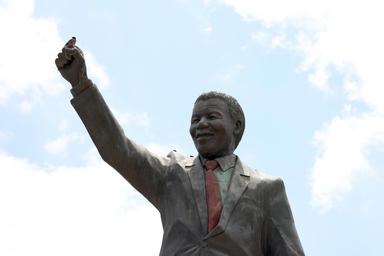 Dal Sudafrica nuovo ricorso contro la vendita negli Usa di cimeli di Mandela