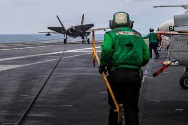 Wsj, 'gli Usa si apprestano ad inviare una nave per sostituire la Lincoln'