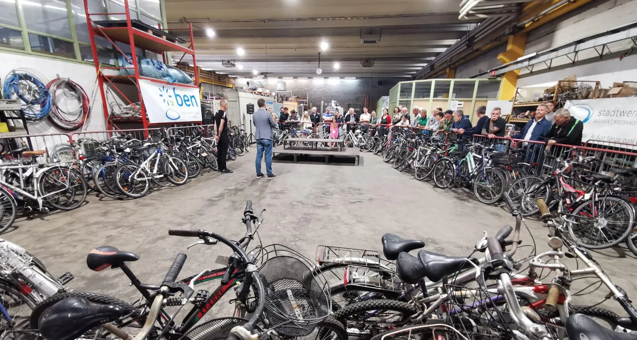 L’asta delle bici abbandonate, vendute anche a 1 euro