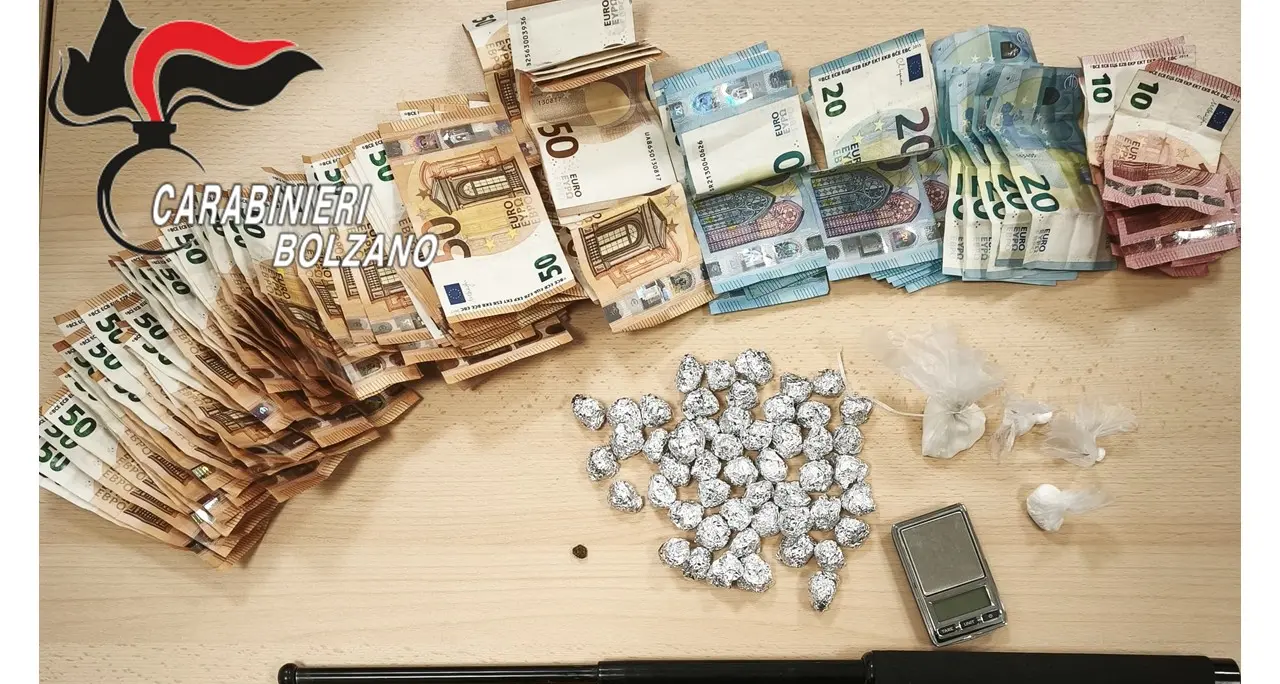 Spaccio a Bolzano, sequestrate 50 dosi di cocaina: arrestata una persona