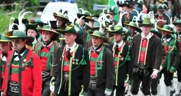 Gli Schützen scrivono all’Onu: «Basta relitti fascisti in Alto Adige»
