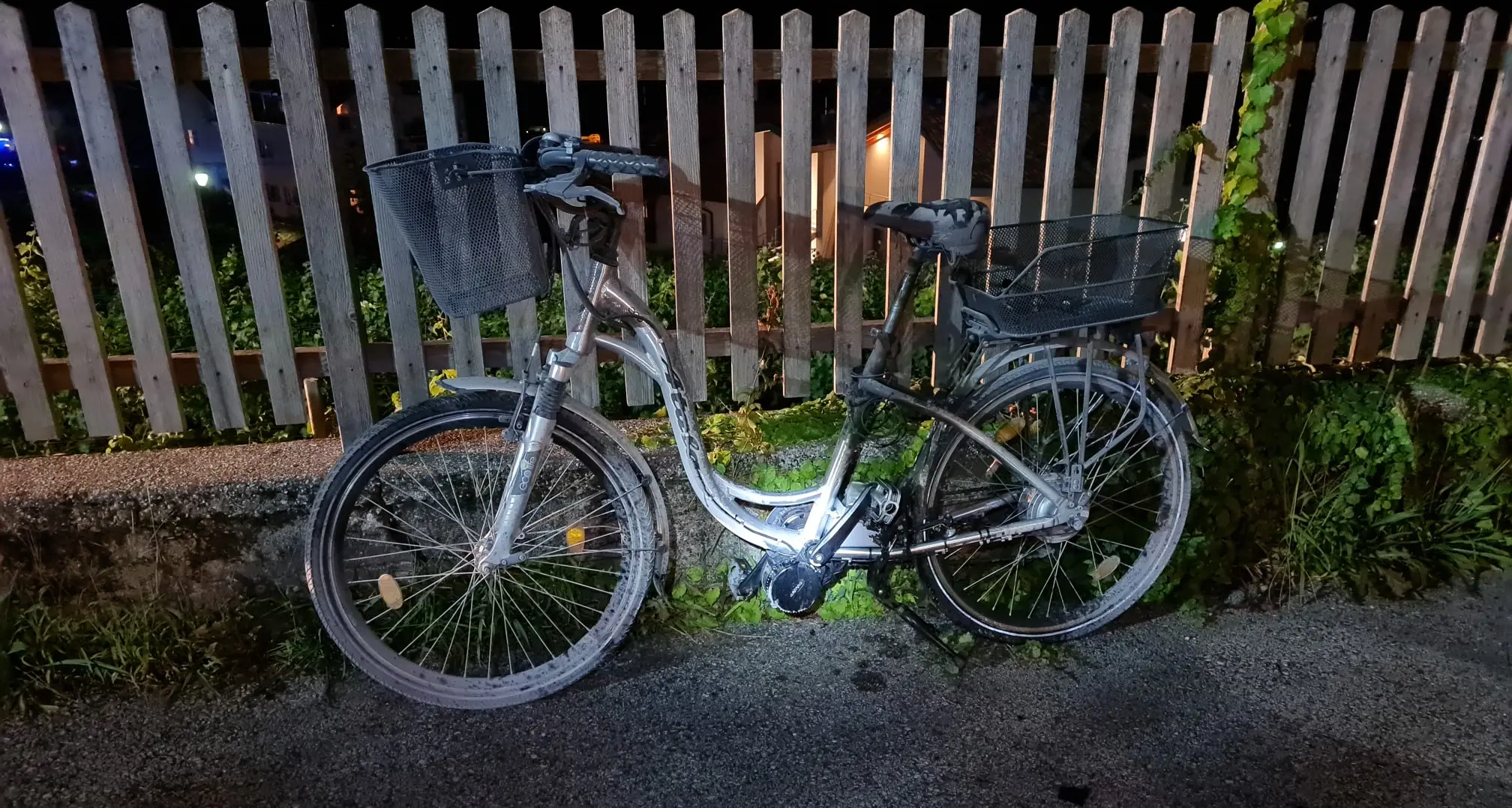 Caldaro, allarme incendio in un garage: a fuoco una e-bike