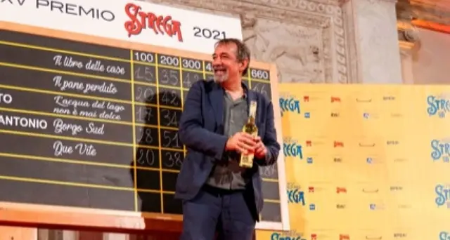 Strega: vince Emanuele Trevi con 187 voti
