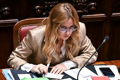 Meloni a Futuro nazionale, se non difendete gli interessi italiani quali difendete?