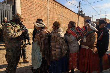Bolivia, sale a 9 il bilancio delle vittime delle esplosioni in area militare