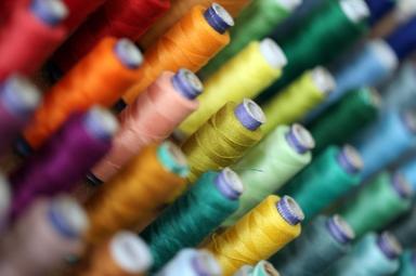 Batteri scoperti in Italia possibili biofabbriche di pigmenti per la moda sostenibile