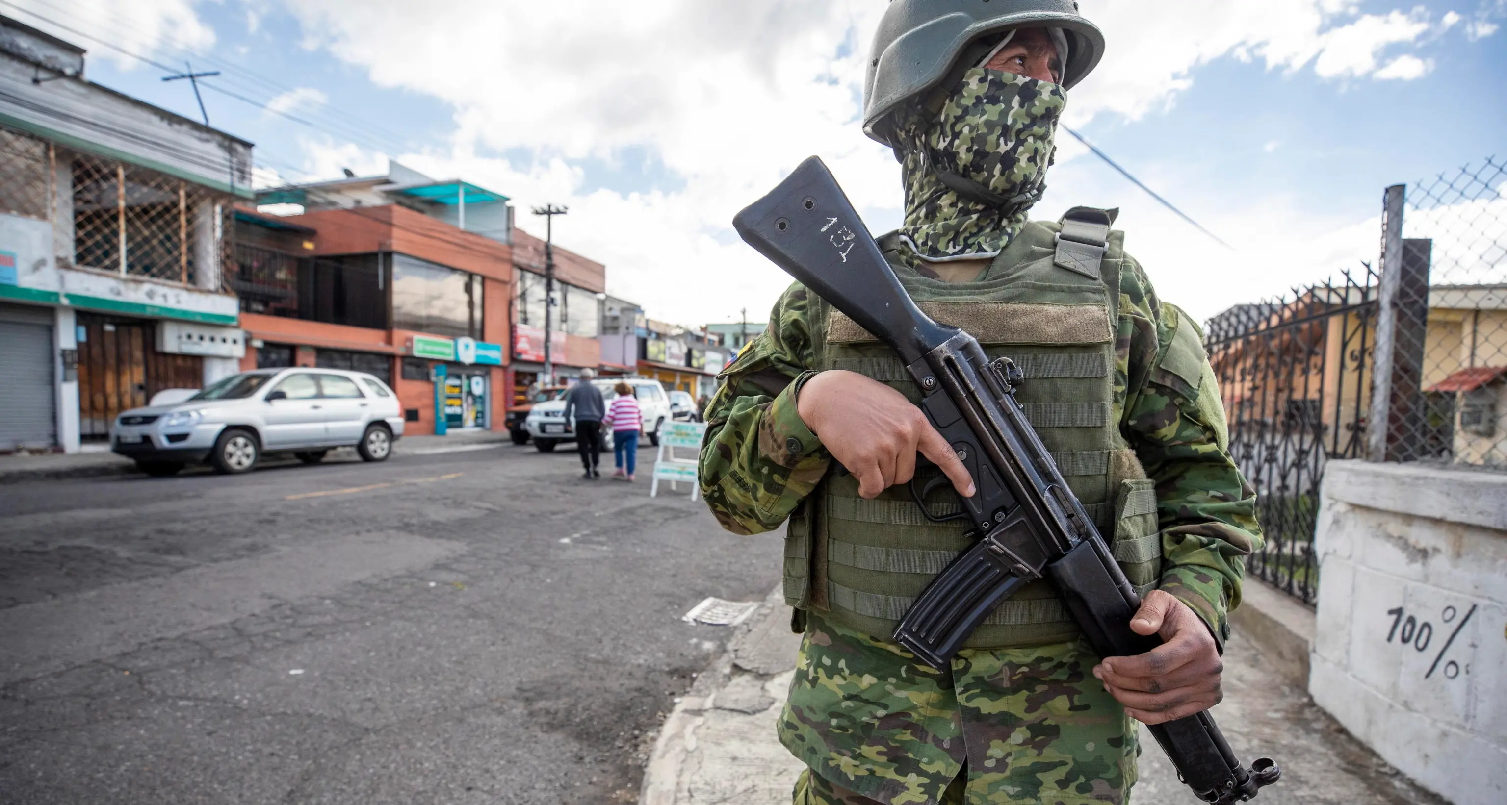 Ecuador: spari contro auto di una candidata al Parlamento