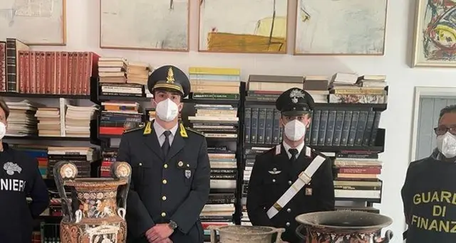 Arte: 350 beni archeologici e dipinti sequestrati nel Barese