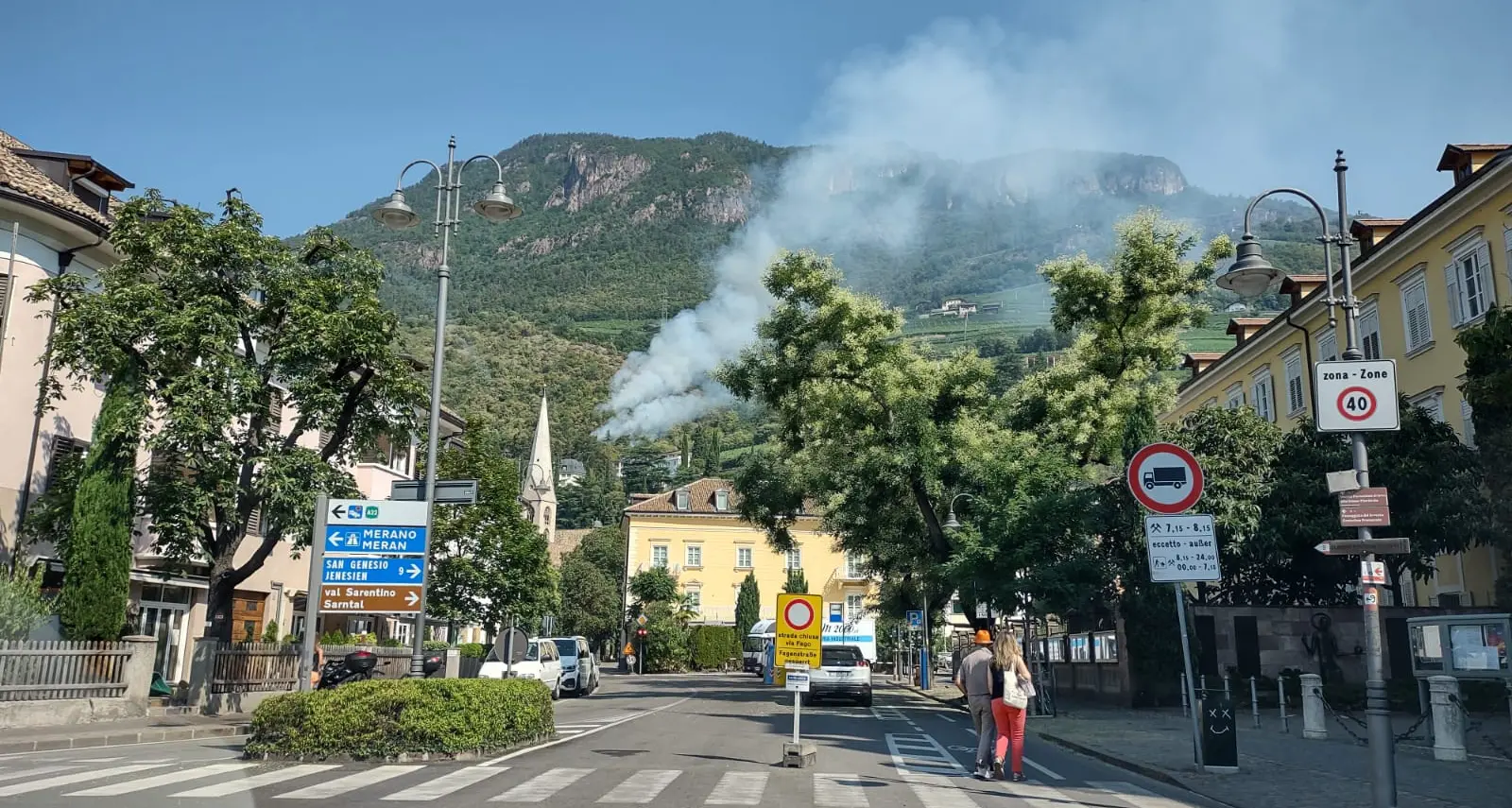 Guncina, le fiamme non danno tregua: solo ieri tre interventi, stamattina un nuovo rogo