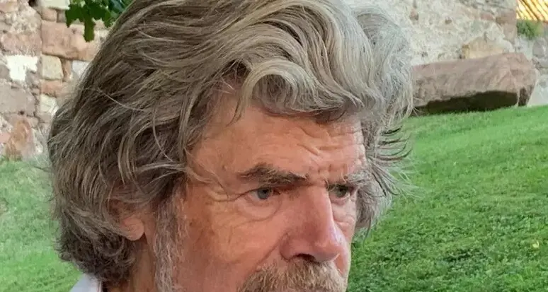 Reinhold Messner raggiunge quota 80 anni: «Non sono l'unico che morirà»