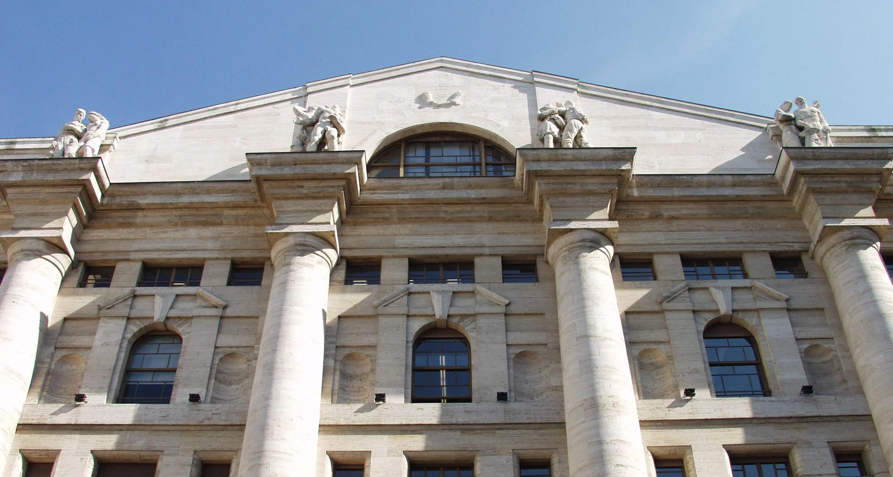 Borsa: Milano chiude in calo, Ftse Mib -0,18%