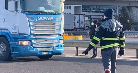 Trovato 16enne afgano in ipotermia su un tir proveniente dal Brennero