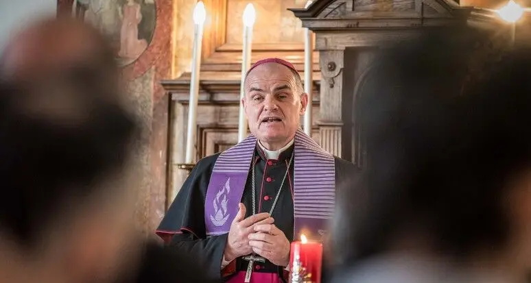 Natale in carcere a Bolzano, il vescovo Muser: «Nessuno vada perduto»