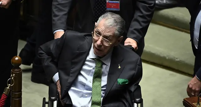 Lega: Bossi, Comitato del Nord per evitarne sfascio totale