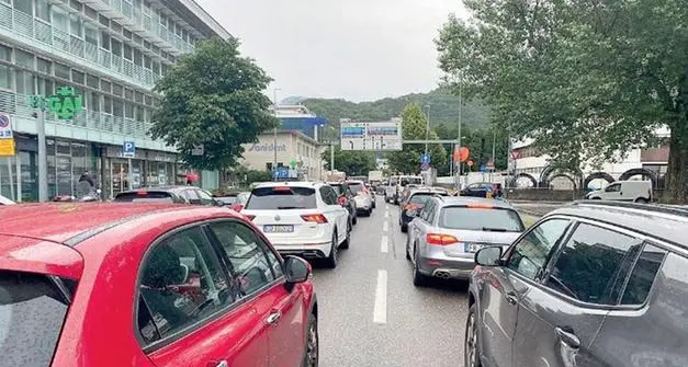 Condividere gli spostamenti in auto e i costi per ridurre traffico e inquinamento: l’app ‘Lightride’ arriva in 3 comuni altoatesini