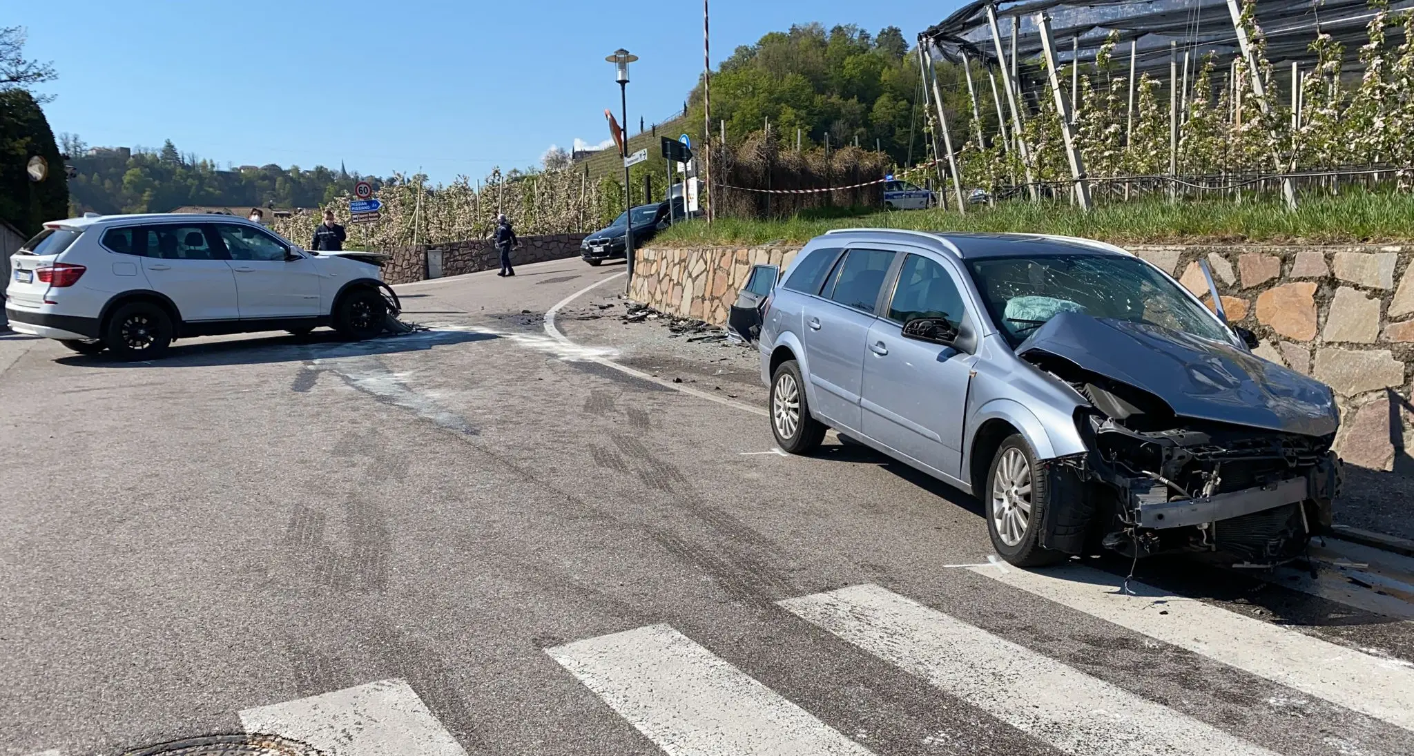 Appiano, grave frontale fra due auto: ci sono dei feriti