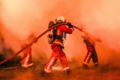 Sindaco, 'il più antico mercato coperto di Parigi devastato da un maxi-incendio'