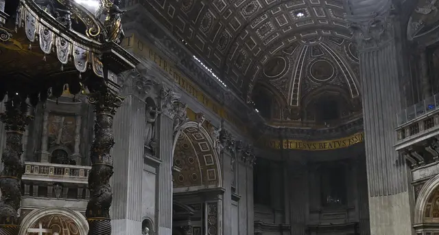 Papa: adoriamo Dio non \"io\", male chi diffonde false notizie