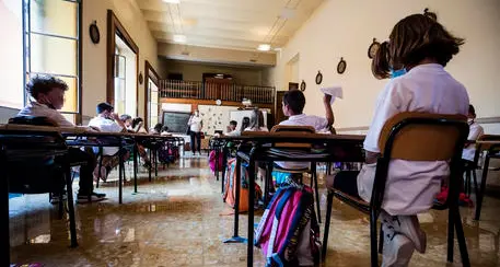 Alto Adige apripista, domani 90mila studenti tornano a scuola: mascherine dai 6 anni e Green Pass per i docenti