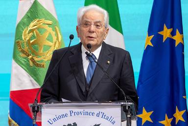 Mattarella, serve sguardo di ampia visione, farsi carico del malessere dei giovani
