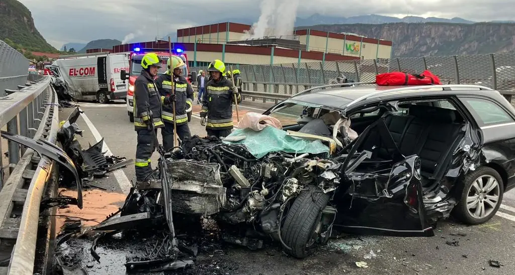 Violento scontro auto-furgone: due feriti gravi a Bronzolo