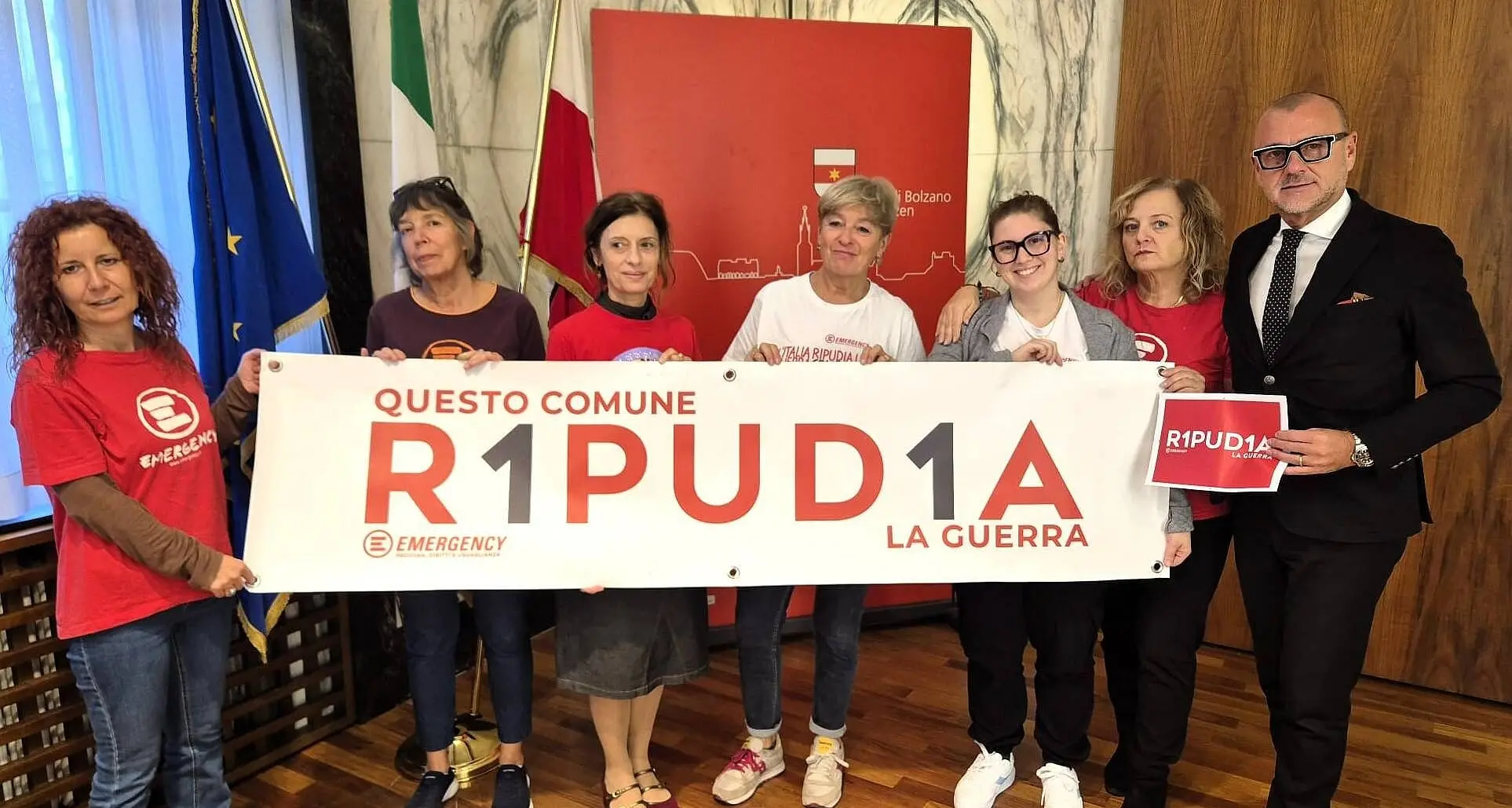 Corrarati ha incontrato la delegazione di Emergency: «Bolzano ripudia la guerra»
