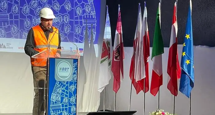 Brennero, Salvini: «Il tunnel unisce, basta divieti al valico»