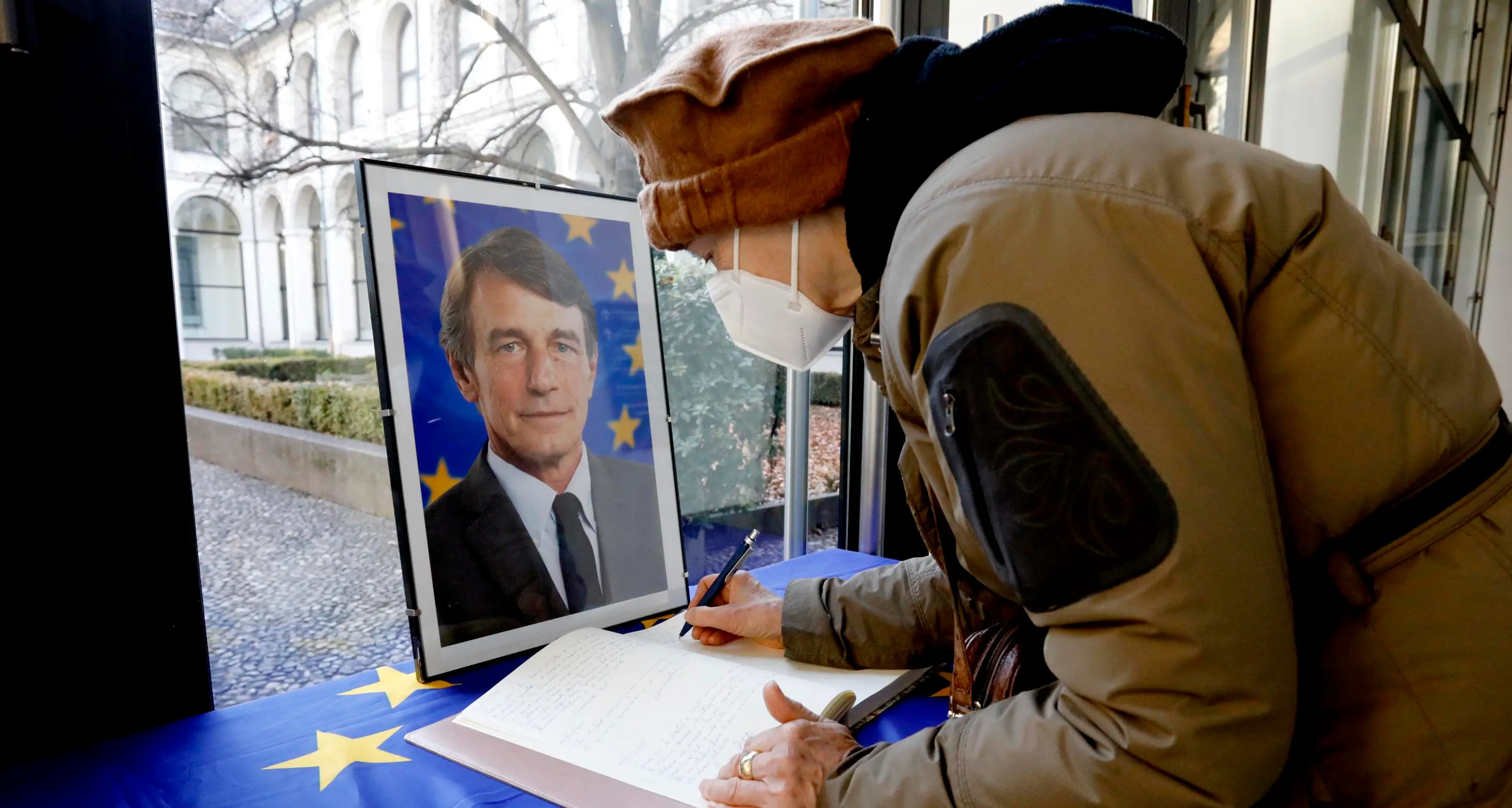 Eurodeputato Afd esulta per la morte di David Sassoli, è bufera