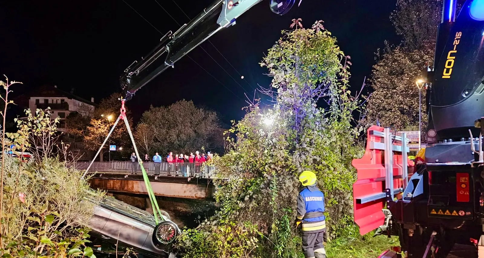 Perde il controllo dell’auto e vola nelle acque nel Passirio