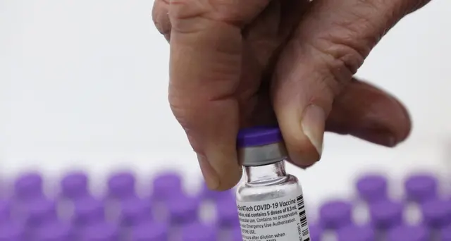 Ema, via libera al vaccino Pfizer-BioNTech