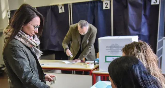 Regionali: affluenza ore 12 all'8,56%, in forte calo