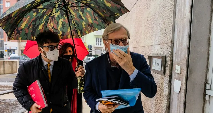 Hotel Post abbattuto, Sgarbi deposita un esposto in Procura a Bolzano