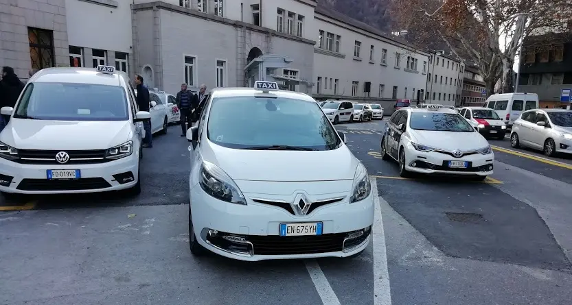 L'allarme a Bolzano: “Taxi a rischio sopravvivenza, ricavi ridotti all’osso”