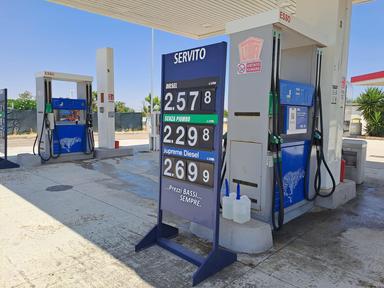 Carburanti, si studia proroga taglio 17 cent su gasolio per 4-5 giorni