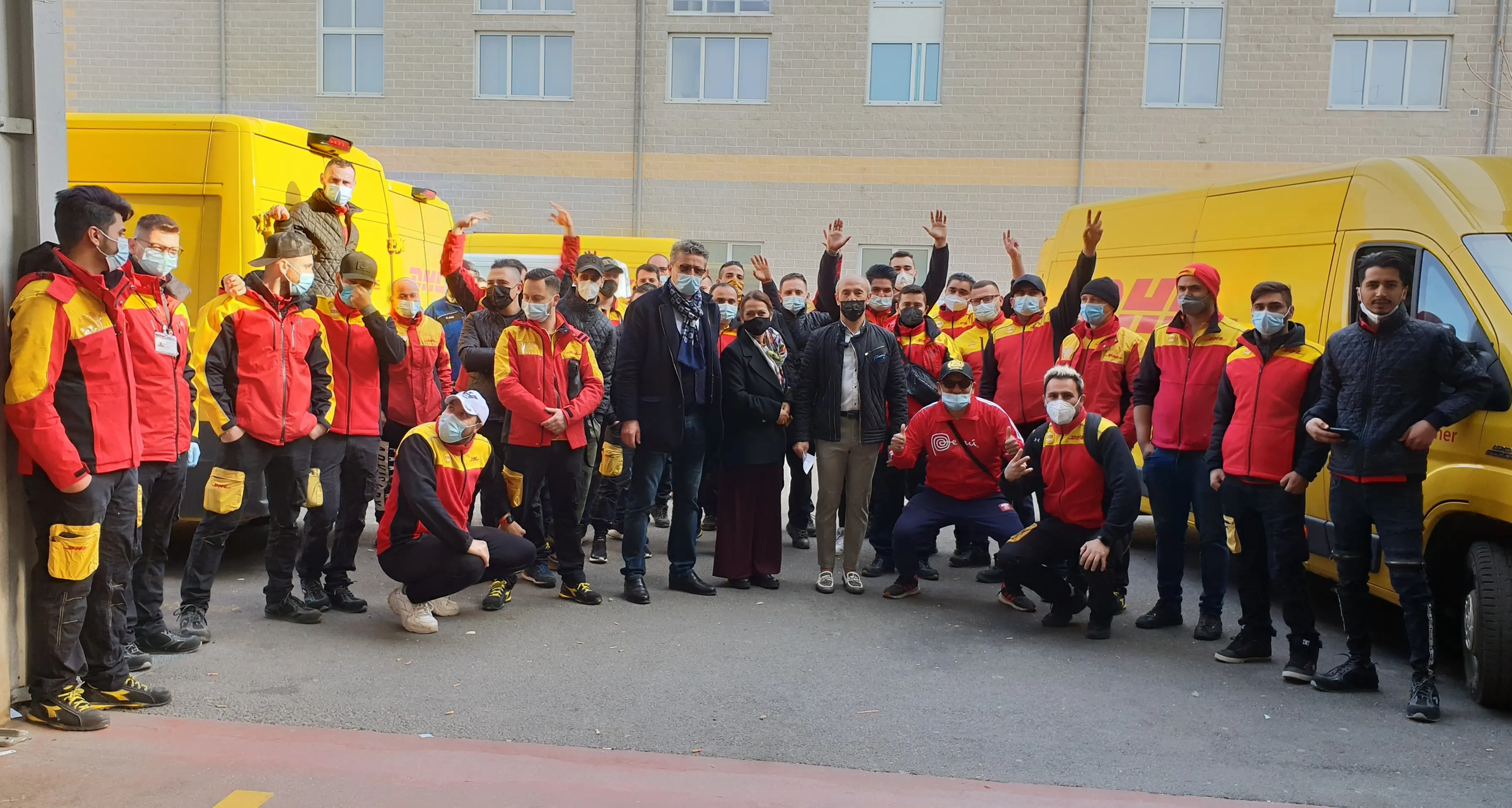 Spedizionieri e fattorini in sciopero, manifestazione a Bolzano