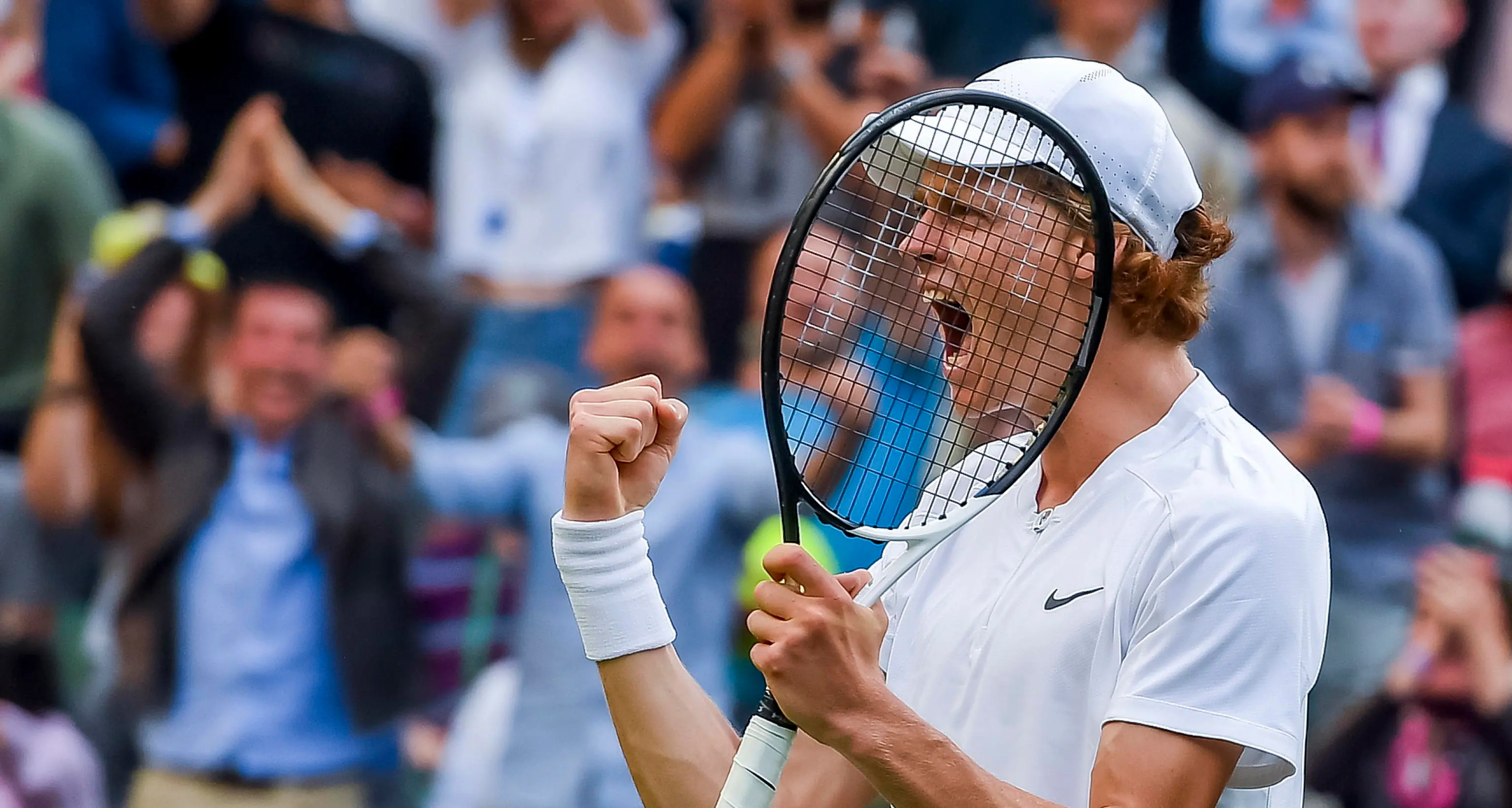 Esordio vincente a Shanghai, Sinner vola alle Atp Finals
