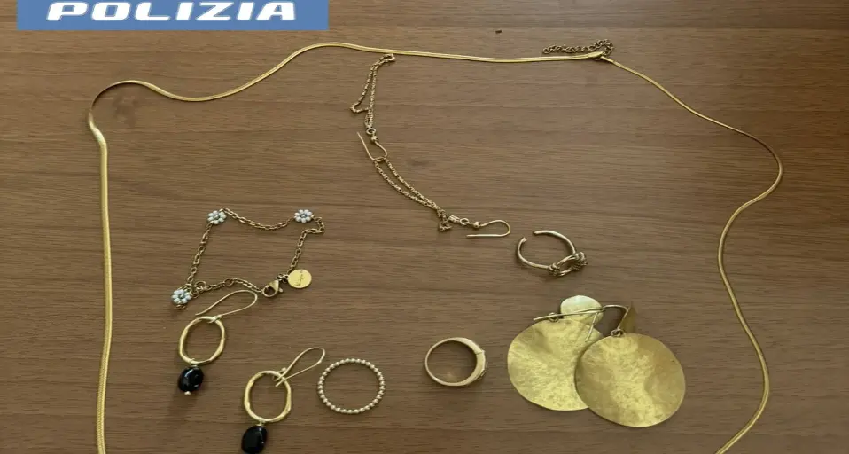 Pluripregiudicata denunciata per furto: recuperati gioielli per 10.000 euro rubati in un appartamento di Merano