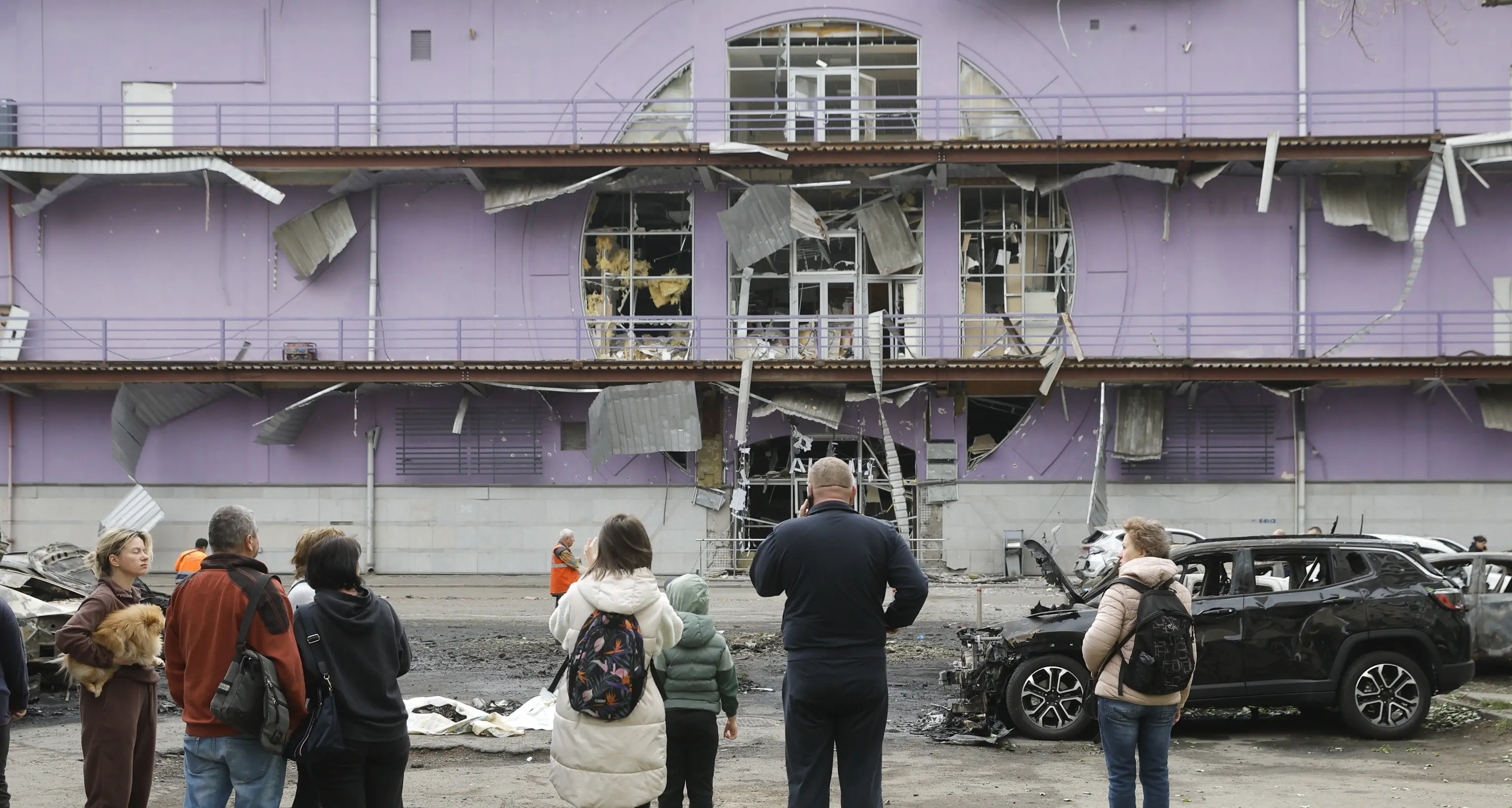 Ucraina: missili e droni russi su Kiev, due morti e sette feriti