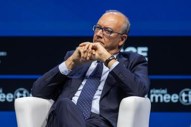 Valditara, studio italiano sia obbligatorio per genitori studenti stranieri